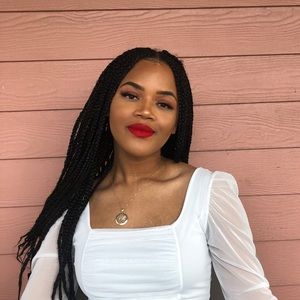 Meet your Posher, Alicia